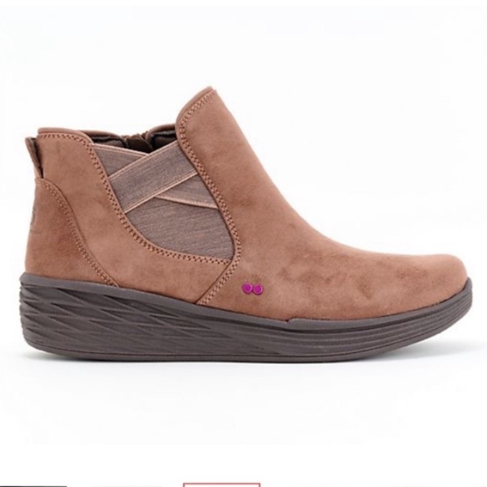 NEW Ryka Womens TAN side zip Ankle Booties, 11 Wide, water repellent org. $109